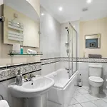 4 Harbour Heights *